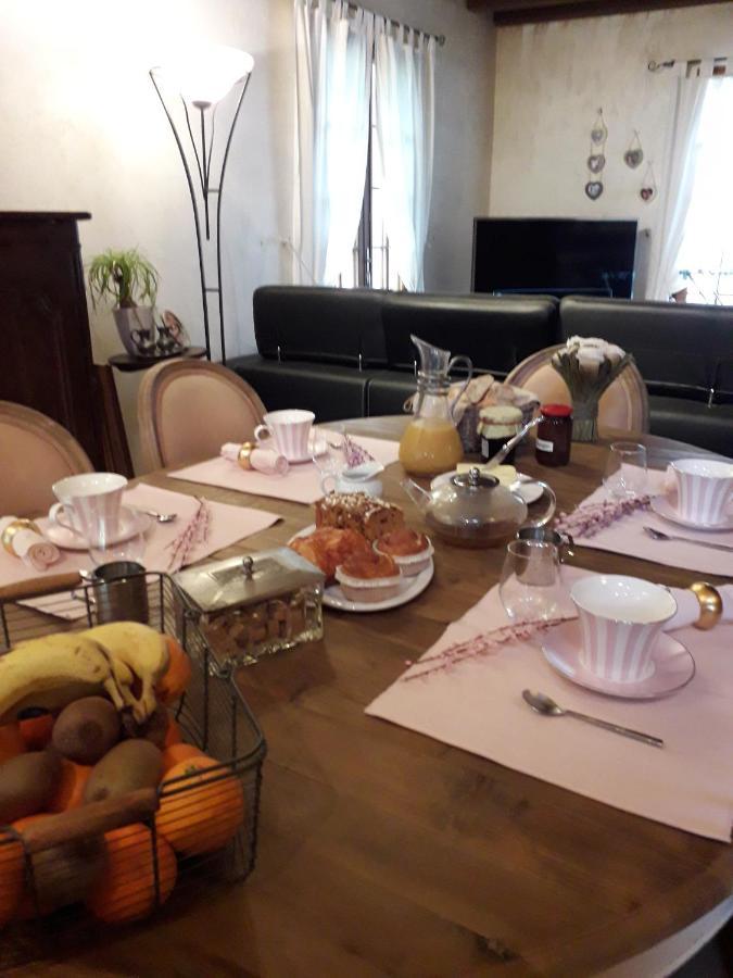 Chez Pascaline Bed & Breakfast Sarliac-sur-l'Isle ภายนอก รูปภาพ