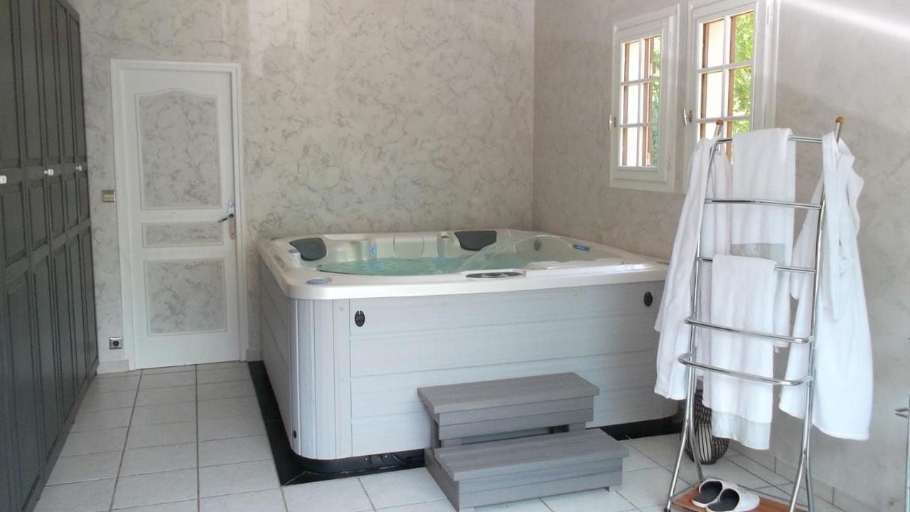 Chez Pascaline Bed & Breakfast Sarliac-sur-l'Isle ภายนอก รูปภาพ