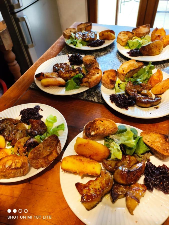 Chez Pascaline Bed & Breakfast Sarliac-sur-l'Isle ภายนอก รูปภาพ